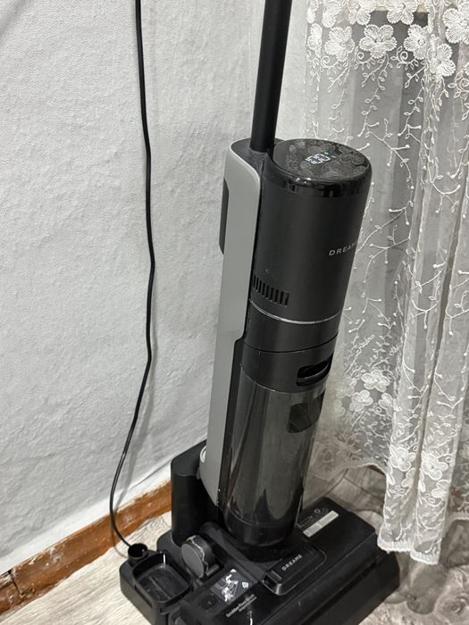 Продам робот пылесос Dreame