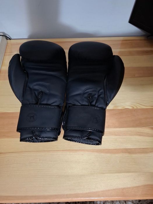 Боксови ръкавици
