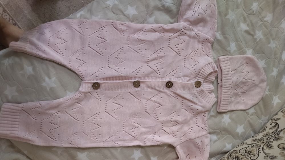 Продам вязаный комбинезон