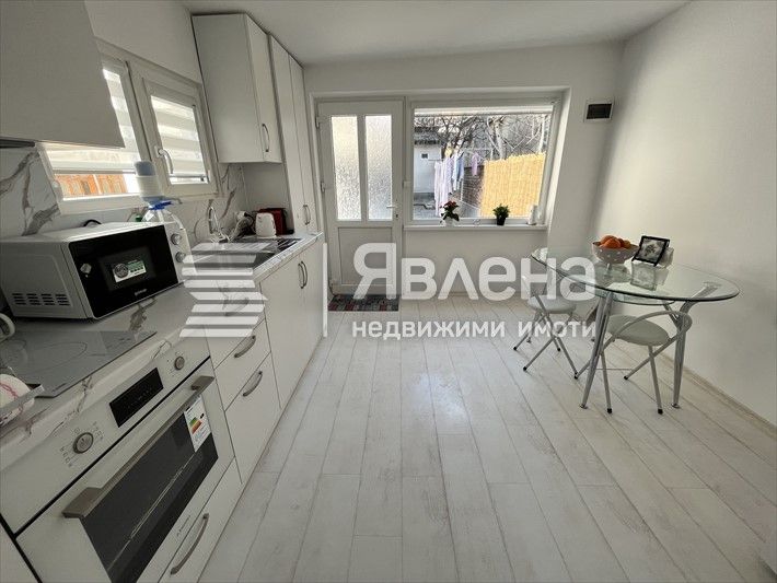 Продава се Тристаен апартамент в Несебър - 40 кв.м за 1313 €/кв.м - Снимка #3