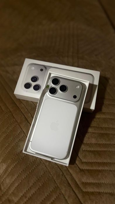 Продам айфон 17про 256гб