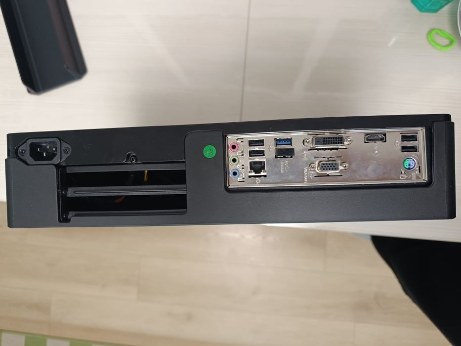 Vând  PC Desktop i5 + Monitor ASUS 24” Full HD – SSD – gata de folosi