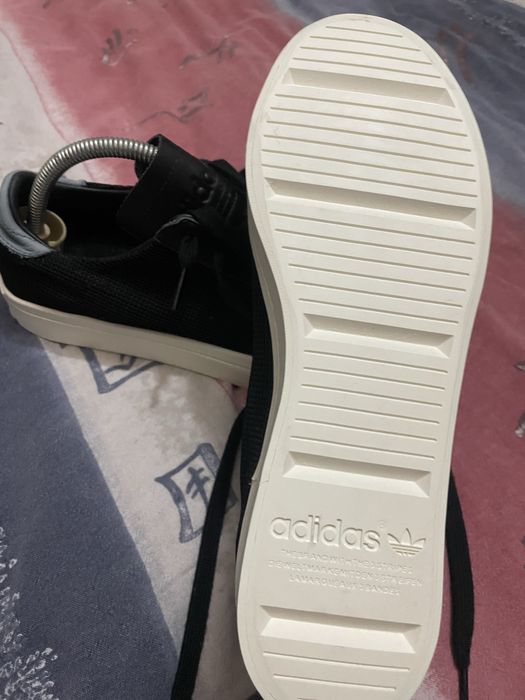 Adidas court vantage