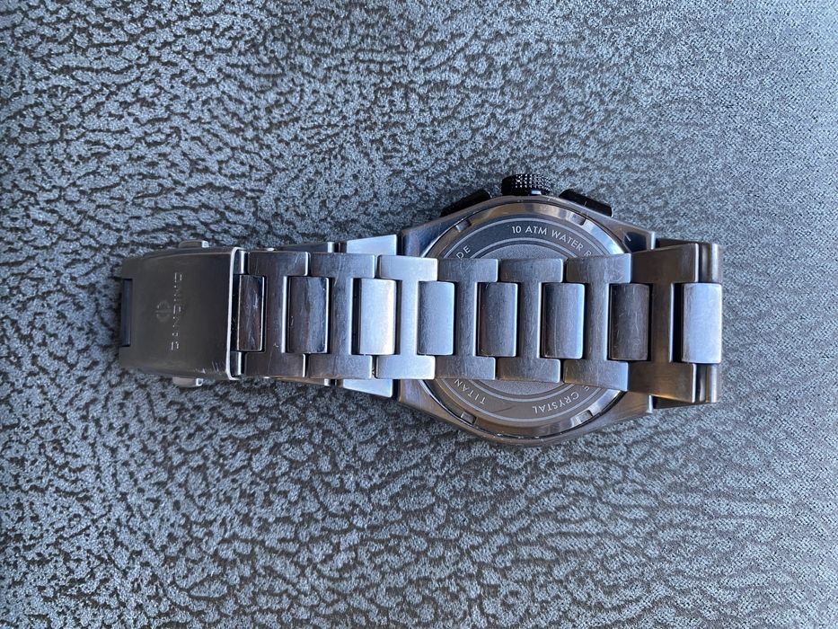 Часовник Candino titanium