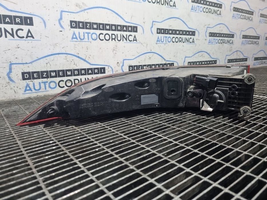 Stop Dreapta Jaguar E - PACE 2017 - 2020 SUV 4 Usi (1376) Cu led J9C313404