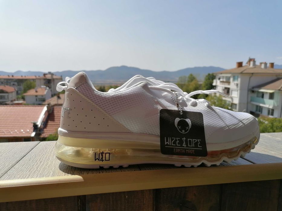 Светещи маратонки WIZE&OPE