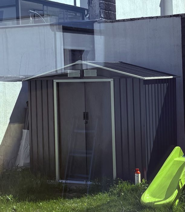 Magazie de gradina incapatoare, stare foarte buna