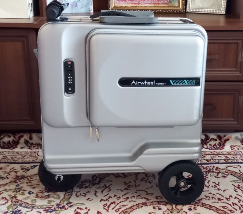 Продается чемодан самокат.