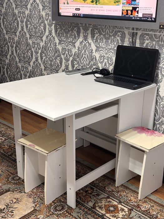 Стол раскладной 2,5 м + 4 табуреток