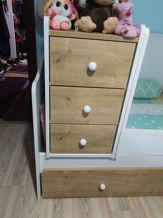 Продавам кошара+подаръци