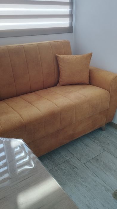 Продавам диван тройка масив и единично легло с качествен матрак,