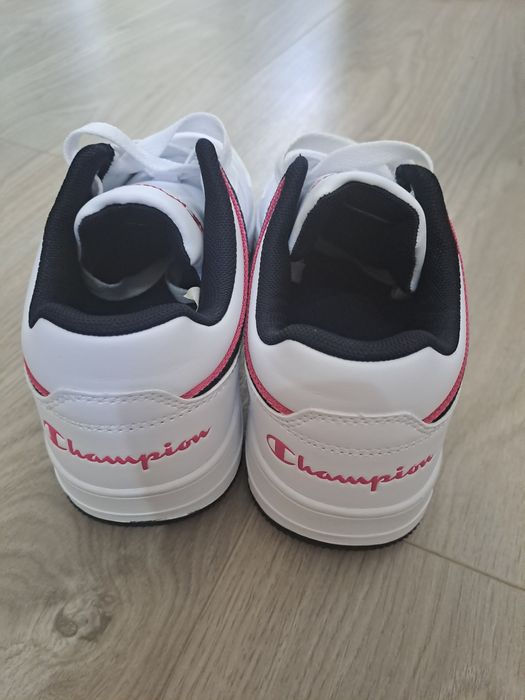 Adidasi Champion dama marimea 39