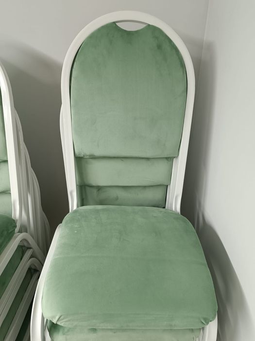 Продам стулья крепкий каркас, удобные, прочные.