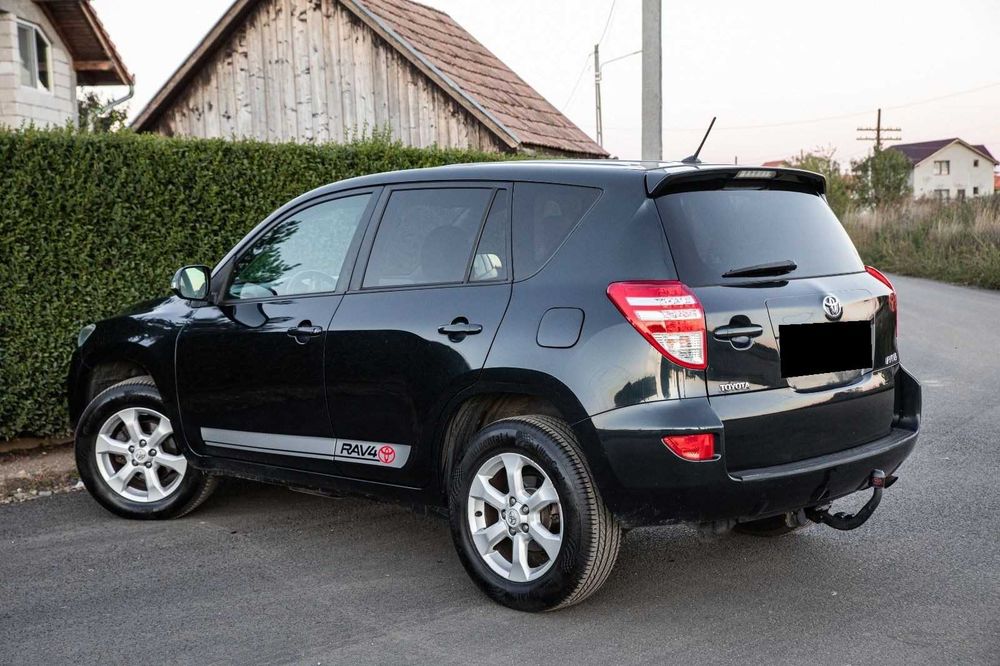 Toyota RAV4 2.2 D-4D 150 CP 4x4 manuală 2012, înmatriculată RO