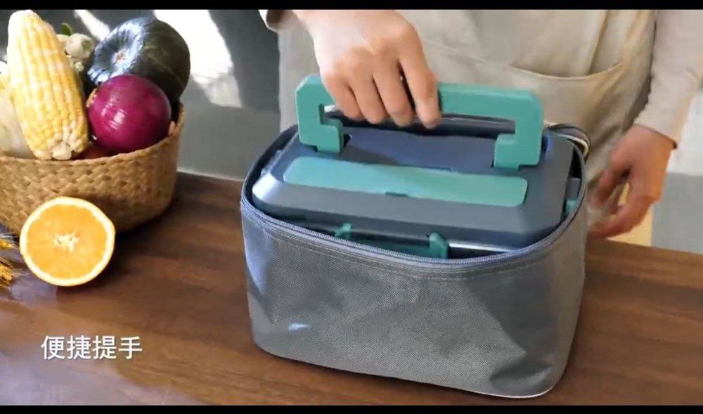 Ланч-бокс с нагревательным кабелем в комнате и машин