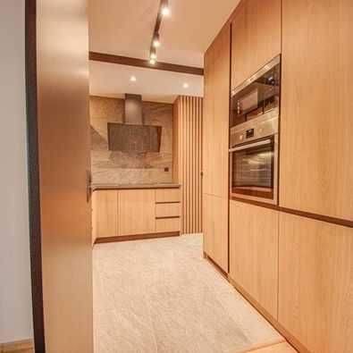 Даваме под наем тристаен апартамент в зона б-19