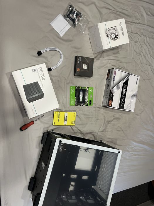 Геймърски компютър Ryzen 7600X RTX 3060TI 32GB RAM