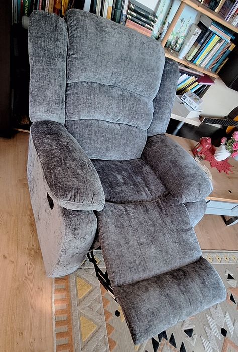 Vând 2 fotolii recliner  foarte comode