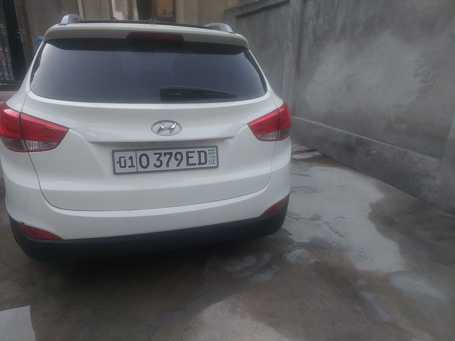 Hyundai tacson sotiladi 11500$