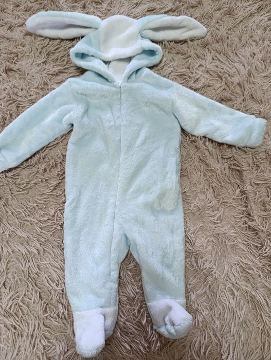 Зайчики комбезы.