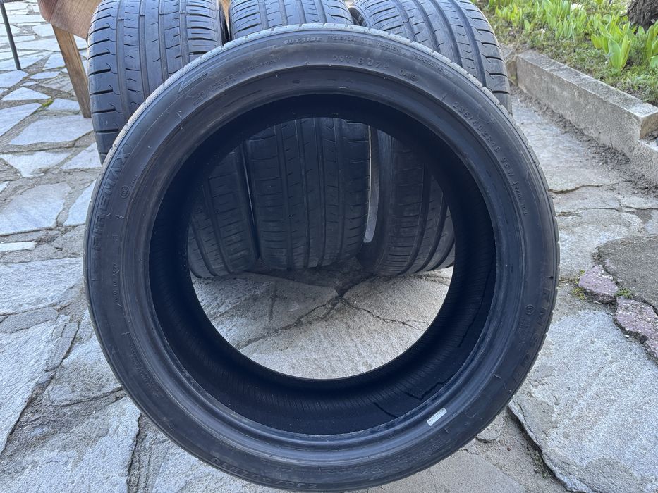 Летни гуми235/40zr18 95W