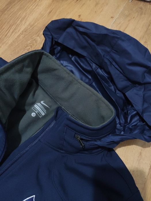 Geaca softshell de damă Nike mărimea M