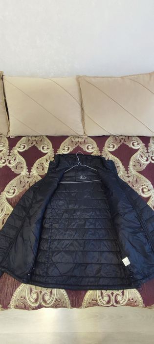 Продам куртку осень - весна.
