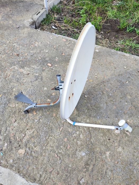 Маленькая спутник тарелка.