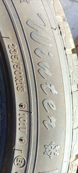 Зимни гуми 18 ки. 235/50 R18