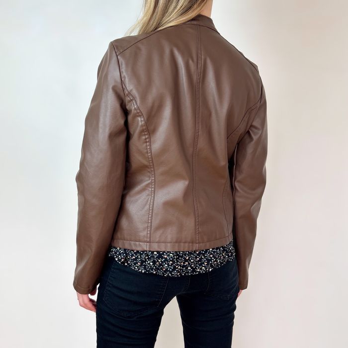 Тъмнокафяво яке от еко кожа Miss Selfie