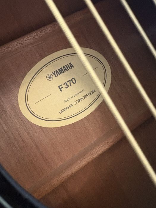 Chitara acustica Yamaha F370 noua