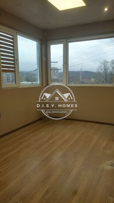 Дава се под наем Офис в Велико Търново, Промишлена зона - Юг - 100 кв.м за 350 € - Снимка #2