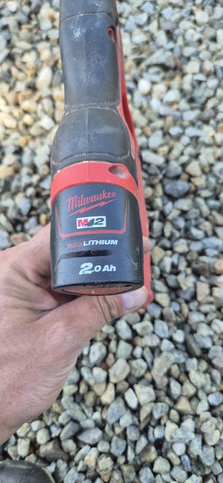 Capsator Milwaukee M12 BST