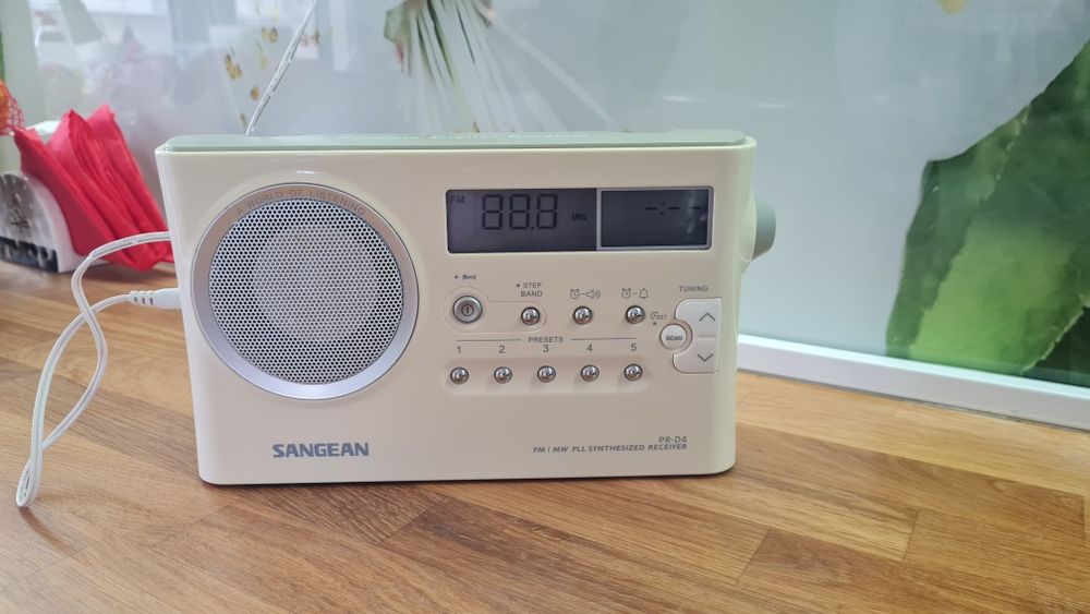 Sangean FM/AM преносимо радио