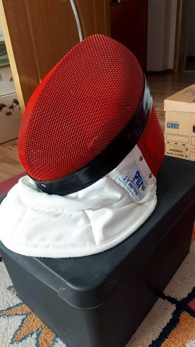 Mască pentru scrimă