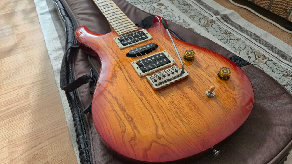 Chitara electrica PRS SE Swamp Ash Special