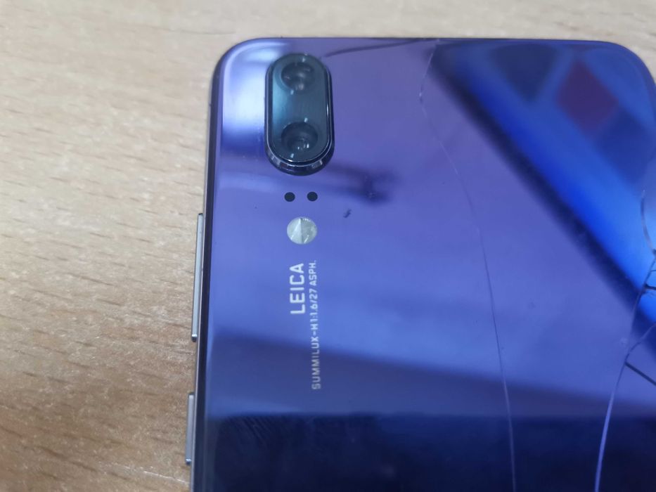 HUAWEI p20 за части или ремонт
