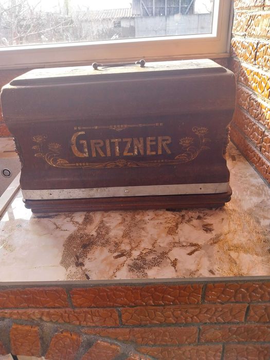 Masina de cusut de colectie