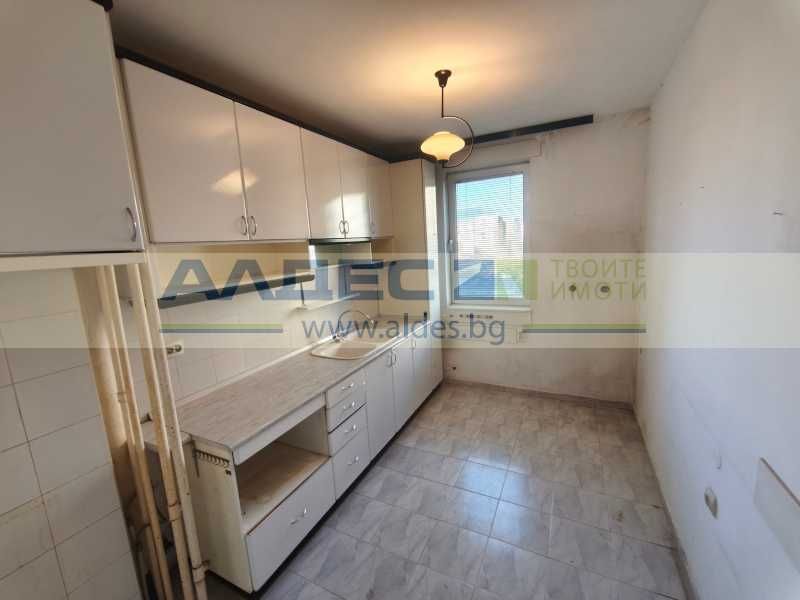 Продава се непреходен тристаен ап. в Люлин 10 срещу Парка!