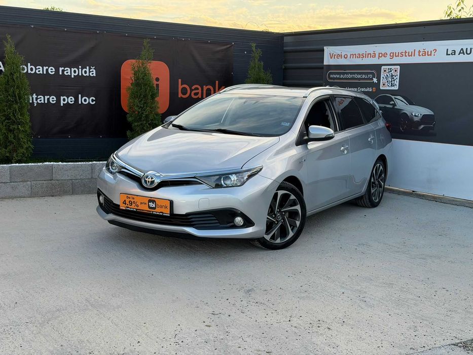 Toyota Auris /1.8L Hybrid/ 99cp/ Automat/ Rate/ Avans %