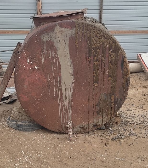 Шкаф стенка гостиной, бочка для воды