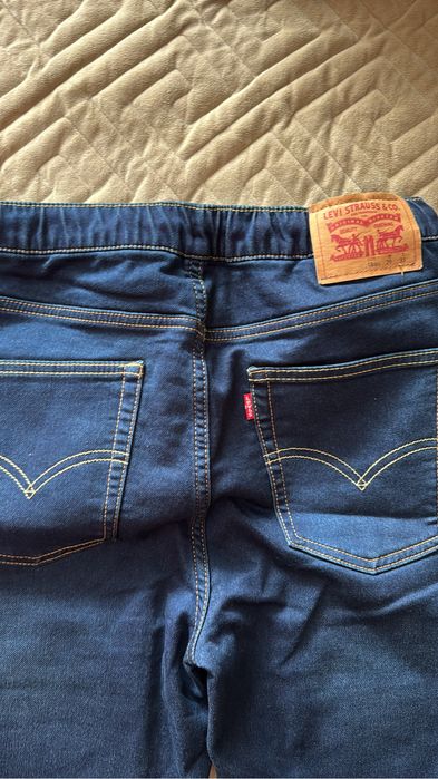 Джинсы levis