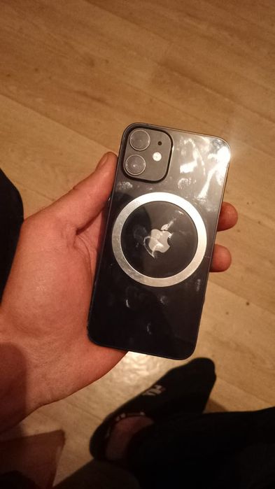 Телефон iPhone 12 mini