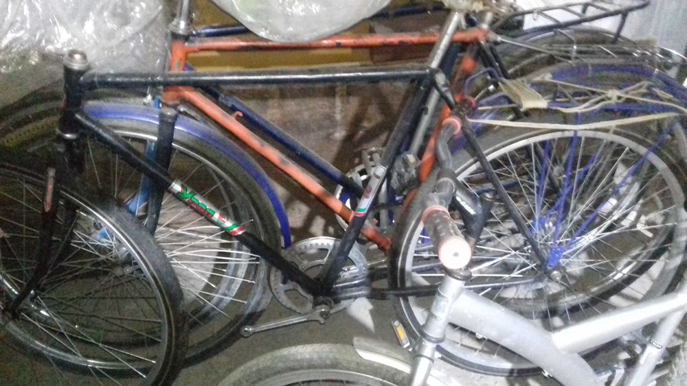 Продаются велосипеды оптом уралы где-то 3 штук..смотрите фото.звоните.