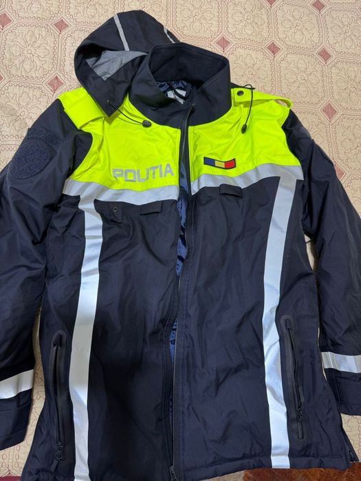 Vând Uniforma Politie