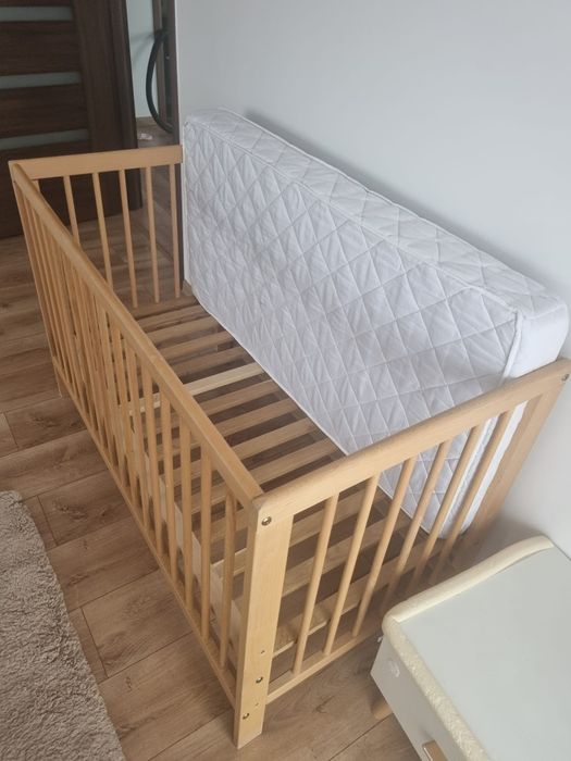 Pătuț din lemn masiv