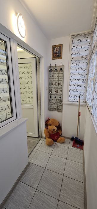 Închiriez garsoniera