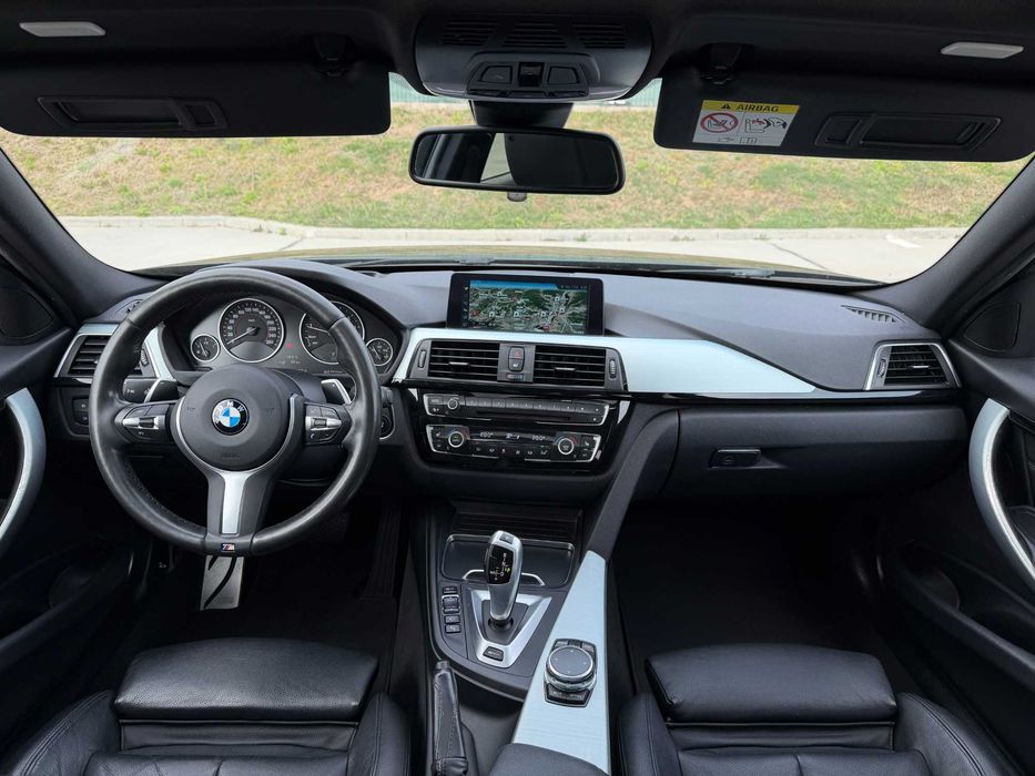 BMW 330e M-Pack Plug-In Hybrid / 2.0 - 252Cp / RATE / Trapa / Full LED / AppleCar Play / Side Assist
