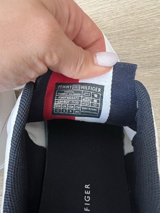 Бели кецове Tommy Hilfiger 42 номер