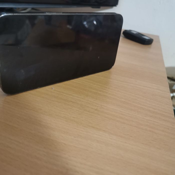 Vand iphone 13pro ca nou